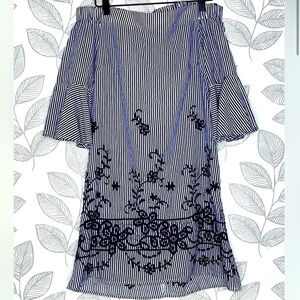 Verte Dress S Off Shoulder Floral Embroidery Striped‎ Navy White Mini Open Back